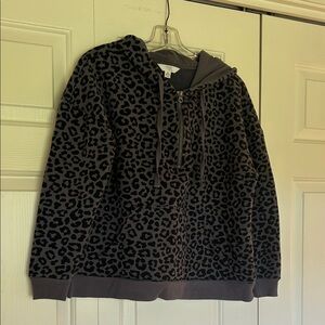 Time and Tru Black & grey, Leopard print sweatshirt